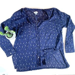 LARGE OLD NAVY BUTTON DOWN SHIRT